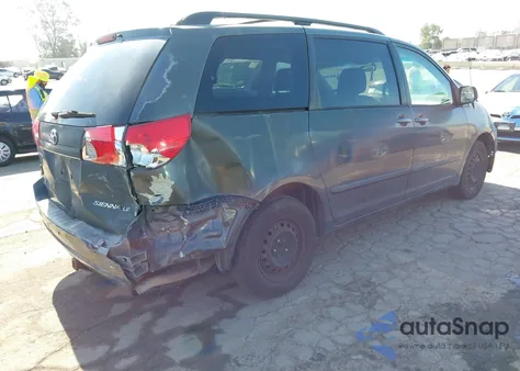 2010 Toyota Sienna Le z USA, uszkodzony, nr VIN 5TDKK4CC4AS328956